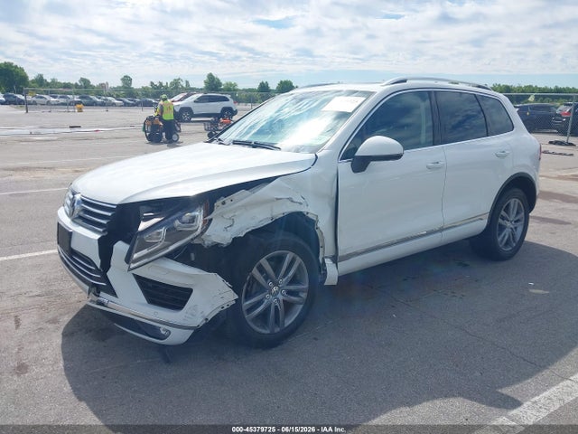 WVGEF9BPXFD005142 Volkswagen Touareg V6 Lux