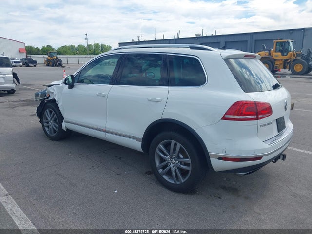 WVGEF9BPXFD005142 Volkswagen Touareg V6 Lux