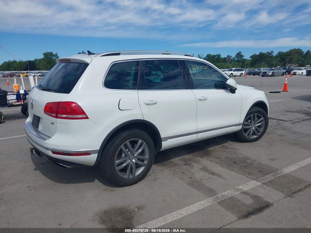 WVGEF9BPXFD005142 Volkswagen Touareg V6 Lux
