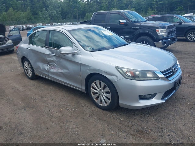 2015 1HGCR2F87FA106025 main image