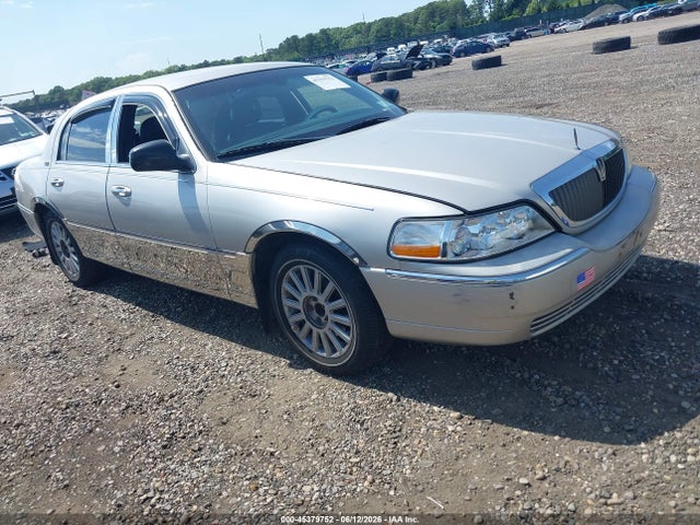 Aukcja sprzedaży 2005 Lincoln Town Car Signature Limited, vin: 1LNHM82W45Y638408, numer aukcji: 45379752