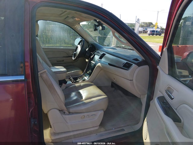 45379821 :رقم المزاد ، 1GYFK63818R136079 vin ، 2008 Cadillac Escalade Standard مزاد بيع