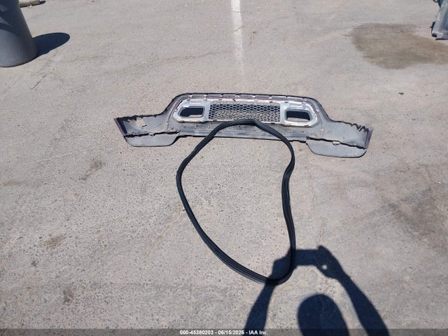 1C4RJFCG9HC676697 Jeep Grand Cherokee Overland 4x4