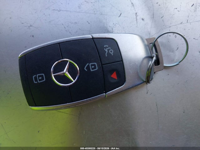 WDD3G4EBXKW001222 Mercedes-Benz A 220
