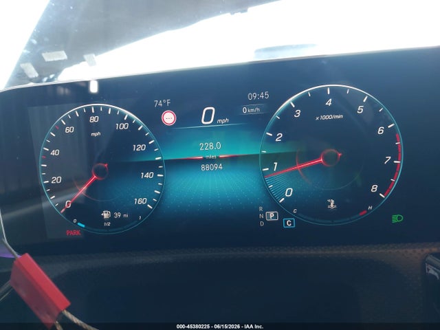 WDD3G4EBXKW001222 Mercedes-Benz A 220