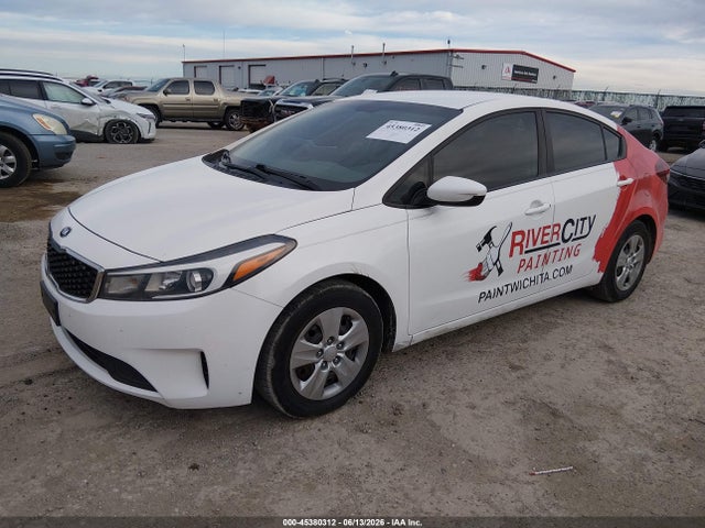 KIA FORTE LX 2018 3KPFK4A71JE240724 Image 2