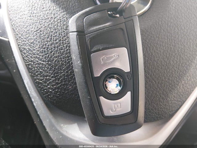 45380425 :رقم المزاد ، WBA3A5C51FF610877 vin ، 2015 Bmw 328i مزاد بيع