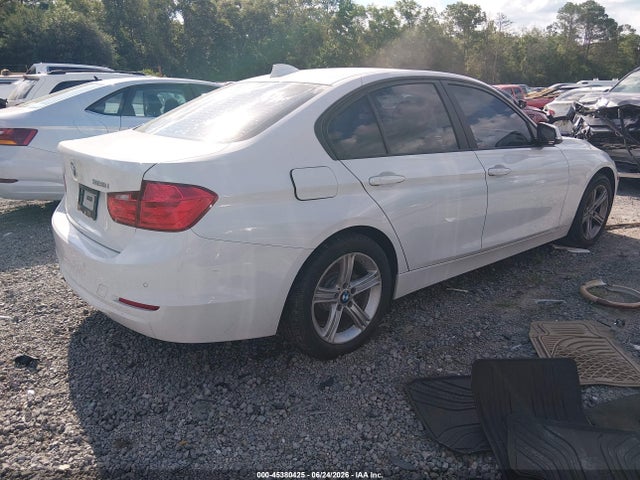 45380425 :رقم المزاد ، WBA3A5C51FF610877 vin ، 2015 Bmw 328i مزاد بيع