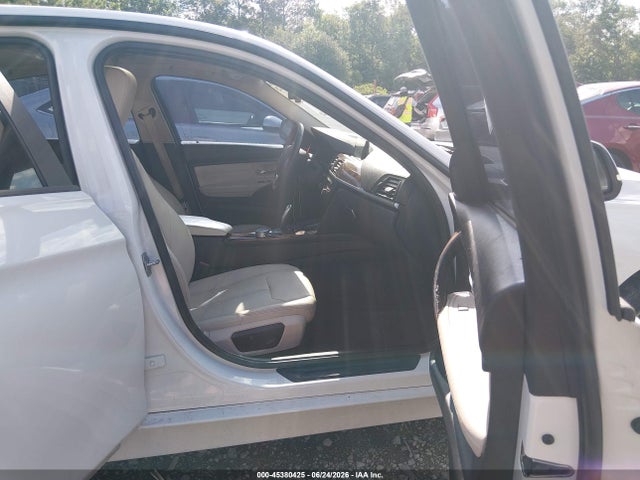 45380425 :رقم المزاد ، WBA3A5C51FF610877 vin ، 2015 Bmw 328i مزاد بيع