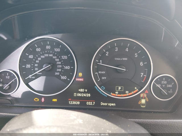 45380425 :رقم المزاد ، WBA3A5C51FF610877 vin ، 2015 Bmw 328i مزاد بيع