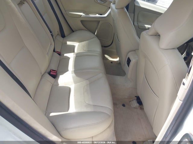 Продажа на аукционе авто 2015 Volvo S60 T5 Platinum, vin: YV140MFM1F1355727, номер лота: 45380531