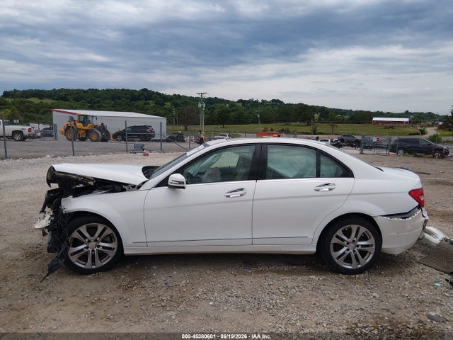 2013 Mercedes-benz C 250 Luxury მანქანა იყიდება აუქციონზე, vin: WDDGF4HB9DR281183, აუქციონის ნომერი: 45380601