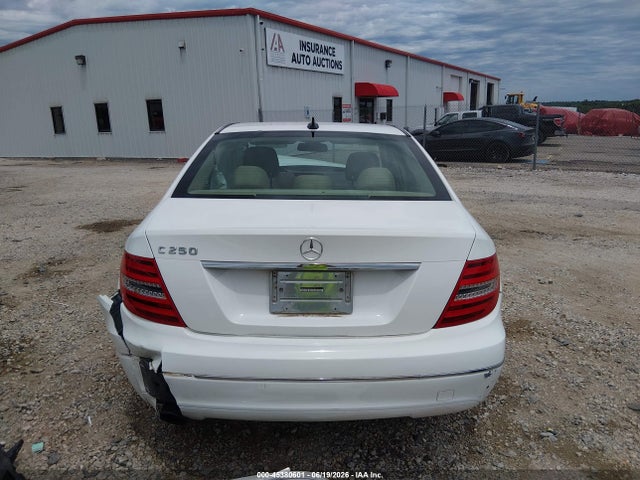 2013 Mercedes-benz C 250 Luxury მანქანა იყიდება აუქციონზე, vin: WDDGF4HB9DR281183, აუქციონის ნომერი: 45380601
