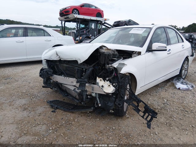 2013 Mercedes-benz C 250 Luxury მანქანა იყიდება აუქციონზე, vin: WDDGF4HB9DR281183, აუქციონის ნომერი: 45380601