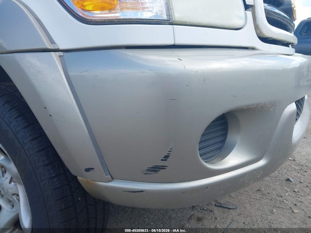 Продажа на аукционе авто 2001 Toyota Sequoia Sr5 V8, vin: 5TDBT44A91S047200, номер лота: 45380633