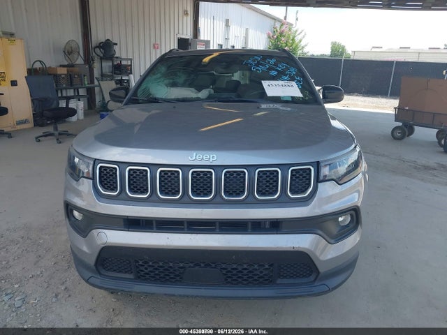 45380790 :رقم المزاد ، 3C4NJDBN0PT533241 vin ، 2023 Jeep Compass Latitude 4x4 مزاد بيع