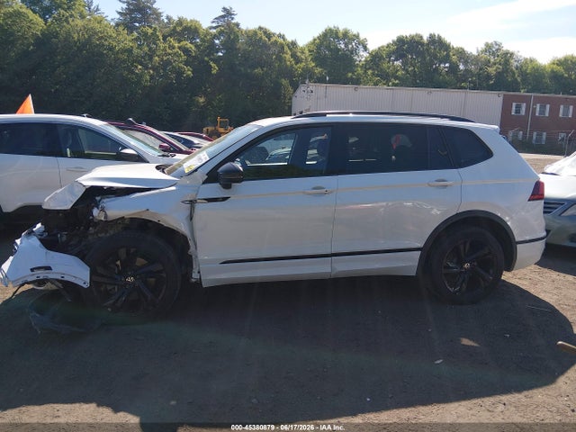 45380879 :رقم المزاد ، 3VV8B7AX1PM086123 vin ، 2023 Volkswagen Tiguan 2.0t Se R-line Black مزاد بيع