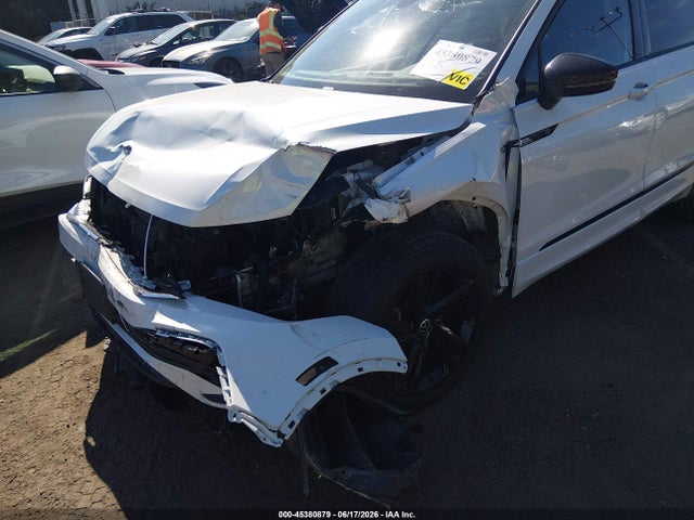 45380879 :رقم المزاد ، 3VV8B7AX1PM086123 vin ، 2023 Volkswagen Tiguan 2.0t Se R-line Black مزاد بيع