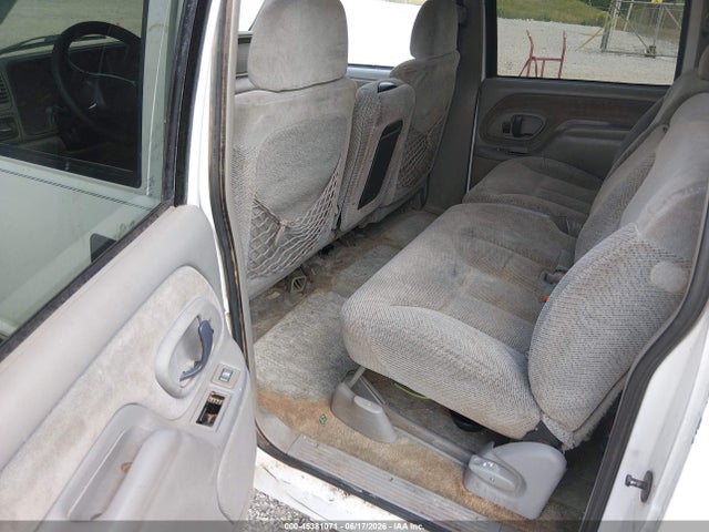 1999 Chevrolet Suburban Lt მანქანა იყიდება აუქციონზე, vin: 3GNEC16R0XG237433, აუქციონის ნომერი: 45381071