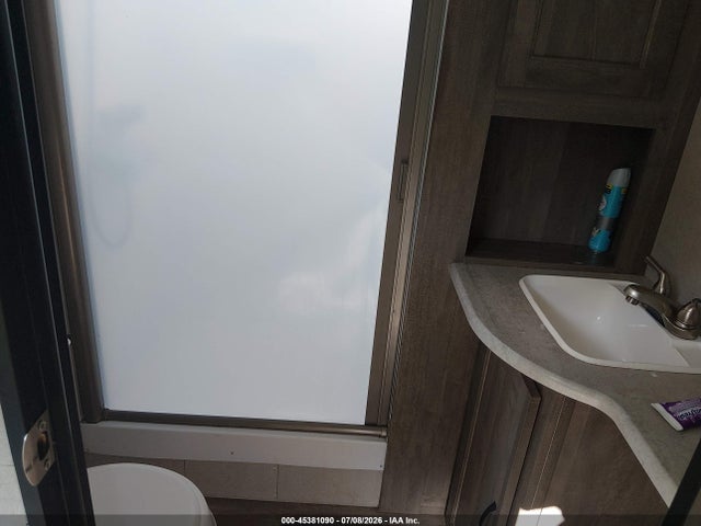 45381090 :رقم المزاد ، 4X4TVBB22K4114483 vin ، 2019 Forest River Travel Trailer Serie مزاد بيع