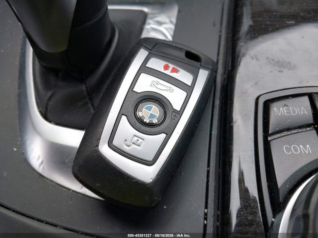2017 Bmw 330i მანქანა იყიდება აუქციონზე, vin: WBA8B9G54HNU51656, აუქციონის ნომერი: 45381327