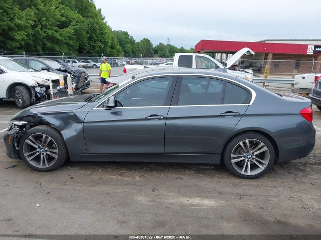 2017 Bmw 330i მანქანა იყიდება აუქციონზე, vin: WBA8B9G54HNU51656, აუქციონის ნომერი: 45381327