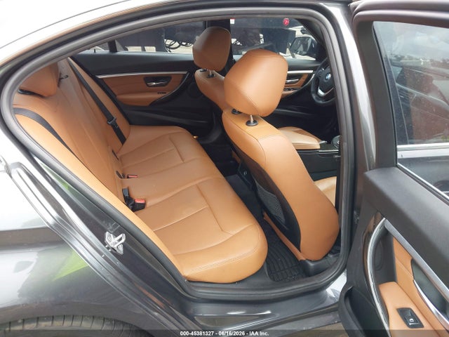 2017 Bmw 330i მანქანა იყიდება აუქციონზე, vin: WBA8B9G54HNU51656, აუქციონის ნომერი: 45381327