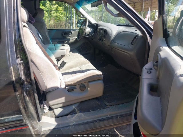 2002 Ford F-150 Lariat/xl/xlt მანქანა იყიდება აუქციონზე, vin: 1FTRX18L12NA40830, აუქციონის ნომერი: 45381347