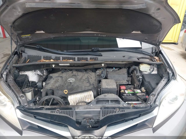 Toyota Sienna Le 8 Passenger 2018 5TDKZ3DC3JS901897 Image 10