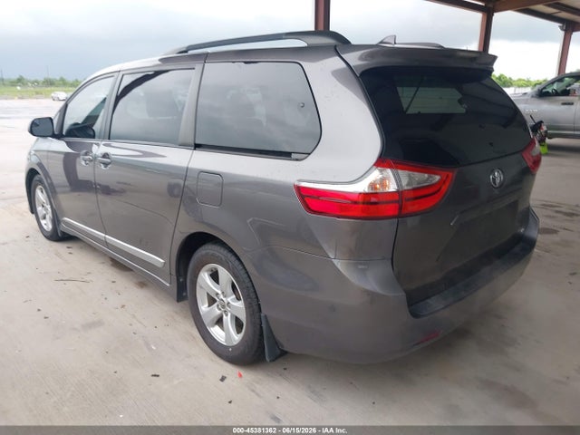 Toyota Sienna Le 8 Passenger 2018 5TDKZ3DC3JS901897 Image 3
