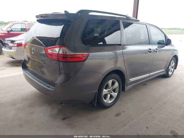 Toyota Sienna Le 8 Passenger 2018 5TDKZ3DC3JS901897 Image 4