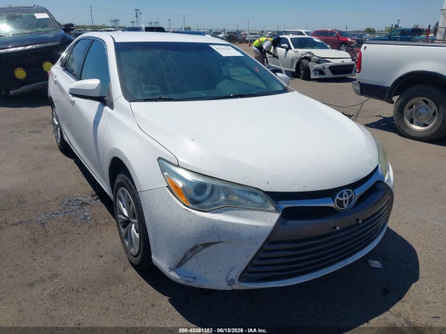Toyota CAMRY LE 2017 4T1BF1FKXHU320643 Image 1