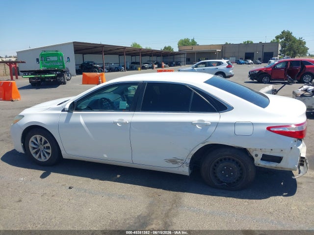 Toyota CAMRY LE 2017 4T1BF1FKXHU320643 Image 14