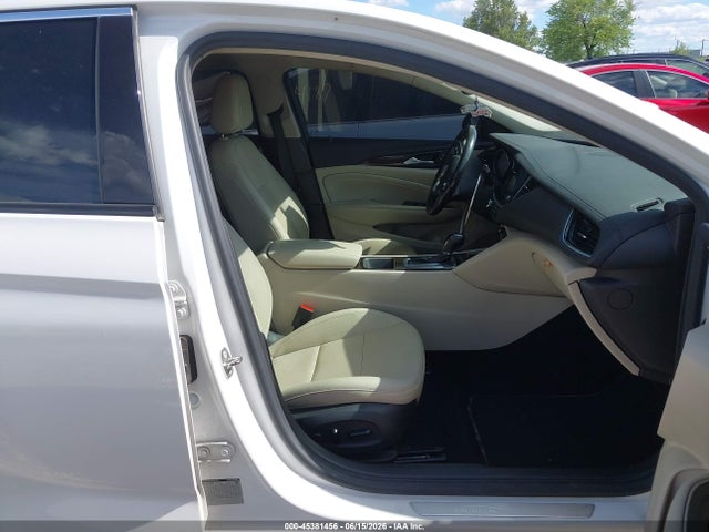 2018 Buick Regal Sportback Essence მანქანა იყიდება აუქციონზე, vin: W04GP6SX5J1065780, აუქციონის ნომერი: 45381456