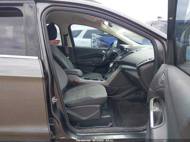 Продажа на аукционе авто 2016 Ford Escape Se, vin: 1FMCU0GX0GUB75190, номер лота: 45381466