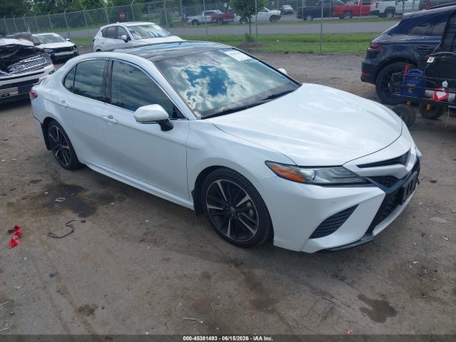 45381493 :رقم المزاد ، 4T1B61HK9JU086109 vin ، 2018 Toyota Camry Xse مزاد بيع