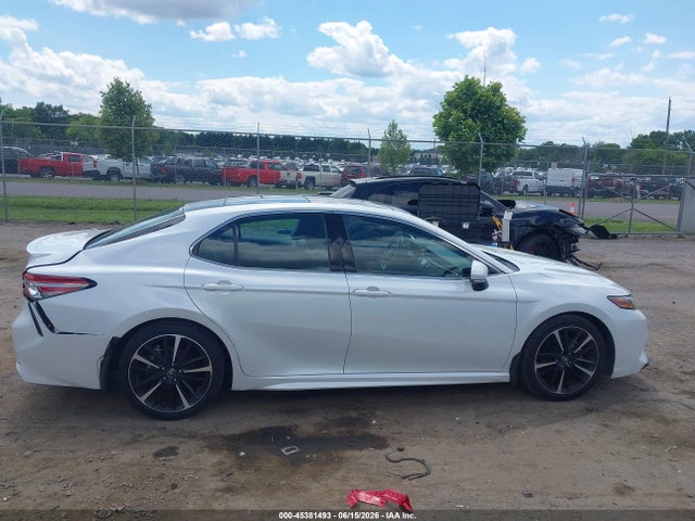 45381493 :رقم المزاد ، 4T1B61HK9JU086109 vin ، 2018 Toyota Camry Xse مزاد بيع