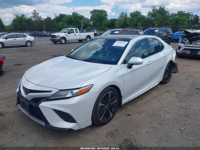 45381493 :رقم المزاد ، 4T1B61HK9JU086109 vin ، 2018 Toyota Camry Xse مزاد بيع