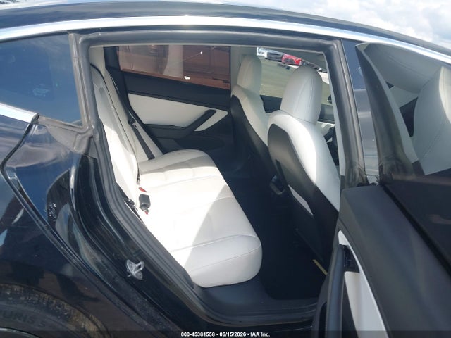 45381558 :رقم المزاد ، 5YJ3E1EA4KF317855 vin ، 2019 Tesla Model 3 Long Range/mid Range/standard Range/standard Range Plus مزاد بيع