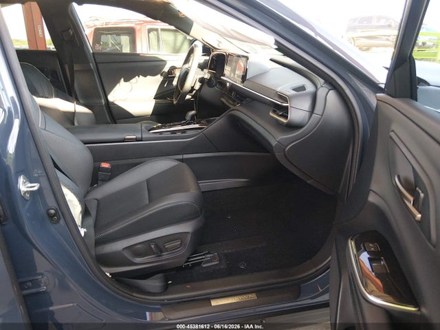 45381612 :رقم المزاد ، JTDACAAJ6S3013765 vin ، 2025 Toyota Crown Signia Limited مزاد بيع