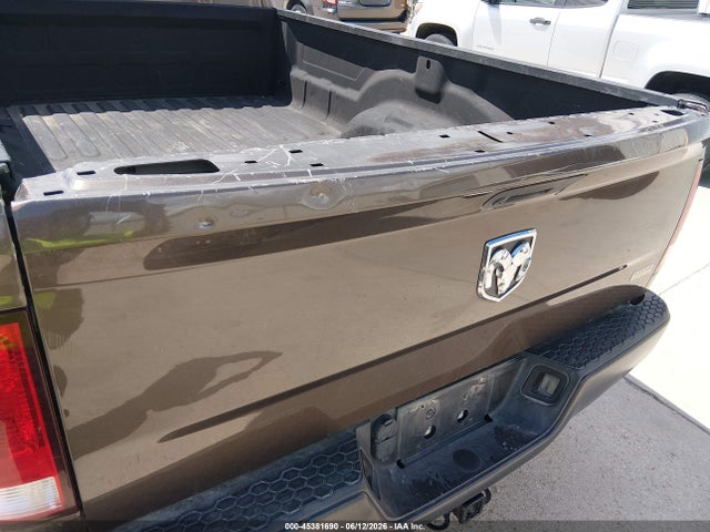 45381690 :رقم المزاد ، 3C6JR6DG6KG502845 vin ، 2019 Ram 1500 Classic Tradesman  4x2 8' Box مزاد بيع