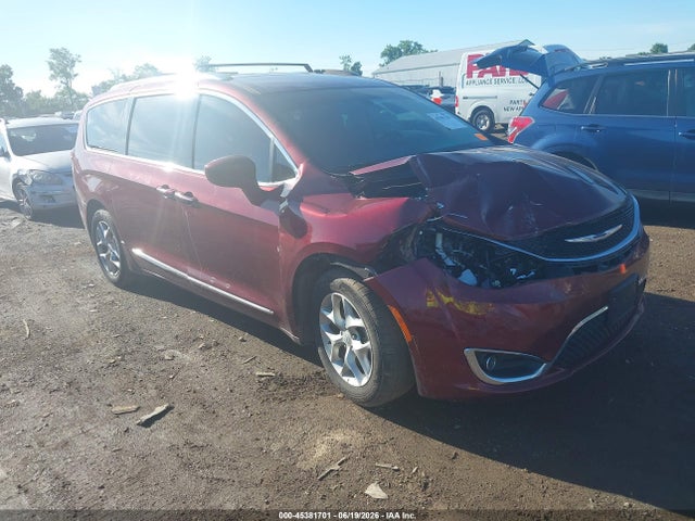45381701 :رقم المزاد ، 2C4RC1BG6JR174712 vin ، 2018 Chrysler Pacifica Touring L مزاد بيع
