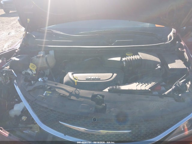 45381701 :رقم المزاد ، 2C4RC1BG6JR174712 vin ، 2018 Chrysler Pacifica Touring L مزاد بيع