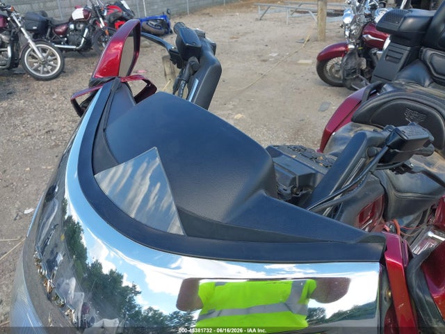 45381732 :رقم المزاد ، 1HFSC2209VA901836 vin ، 1997 Honda Gl1500 A/2 مزاد بيع