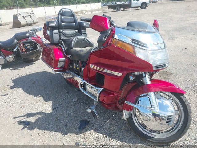 45381732 :رقم المزاد ، 1HFSC2209VA901836 vin ، 1997 Honda Gl1500 A/2 مزاد بيع