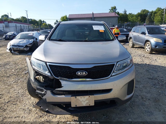45381735 :رقم المزاد ، 5XYKTCA65FG641524 vin ، 2015 Kia Sorento Lx مزاد بيع