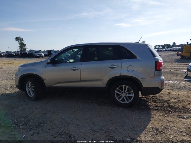 45381735 :رقم المزاد ، 5XYKTCA65FG641524 vin ، 2015 Kia Sorento Lx مزاد بيع