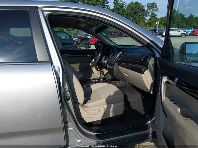 45381735 :رقم المزاد ، 5XYKTCA65FG641524 vin ، 2015 Kia Sorento Lx مزاد بيع