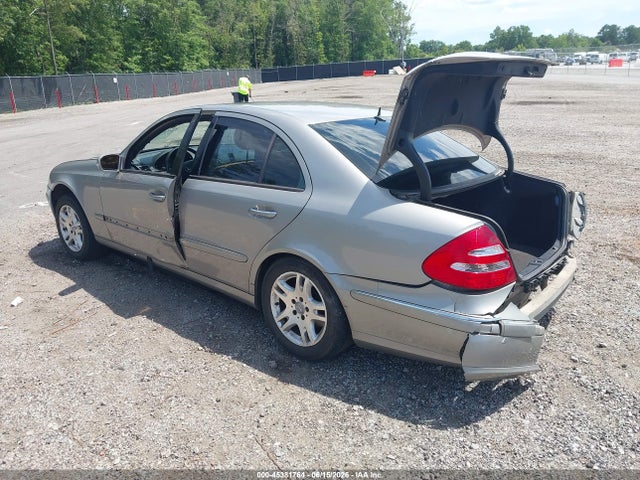 45381764 :رقم المزاد ، WDBUF65J75A611230 vin ، 2005 Mercedes-benz E 320 مزاد بيع