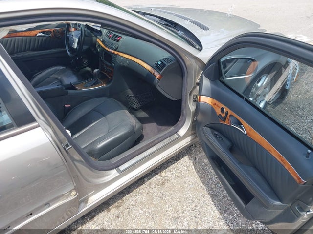 45381764 :رقم المزاد ، WDBUF65J75A611230 vin ، 2005 Mercedes-benz E 320 مزاد بيع